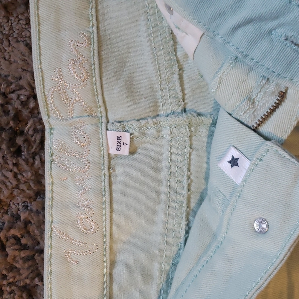 Shorts - Picture 5 of 6